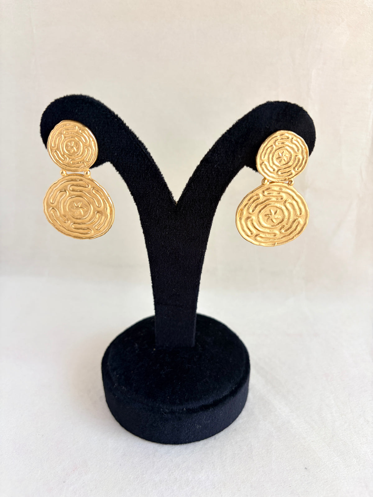 NIKAL FREE GOLD PLATED DESIGNER STUDS BGE0033