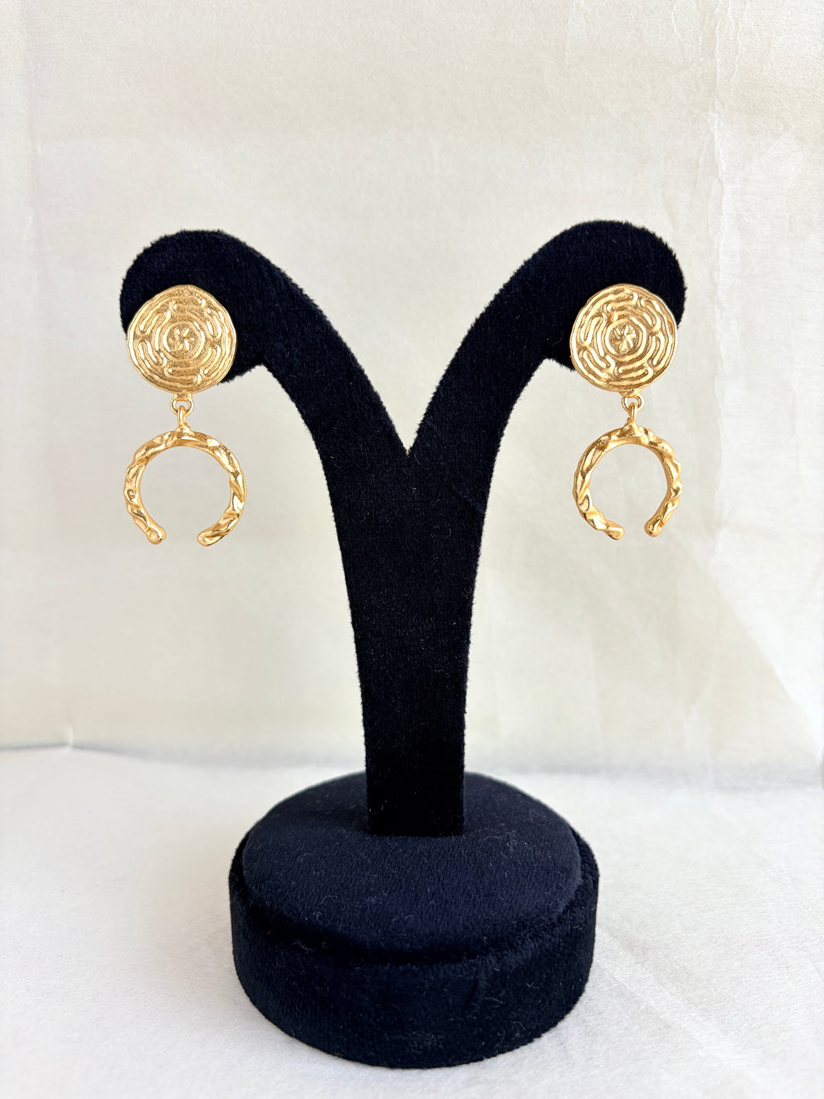 NIKAL FREE GOLD PLATED DESIGNER STUDS BGE0034