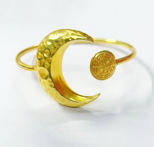 MOON-RETRO COIN CUFF