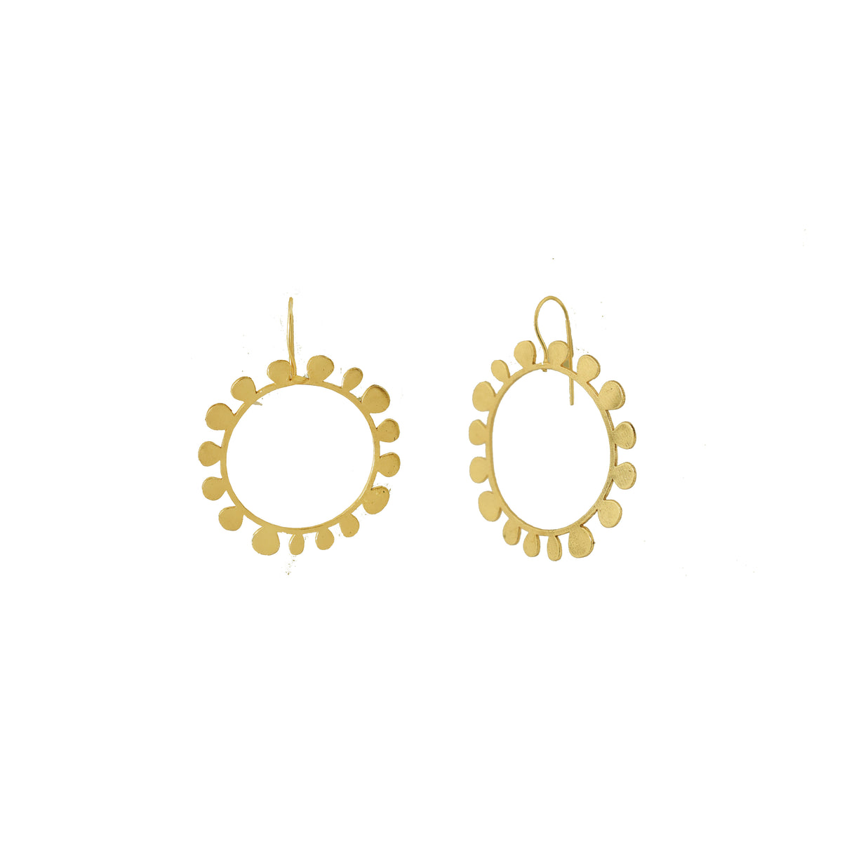 SPOT LOOP DESIGNER EARRING