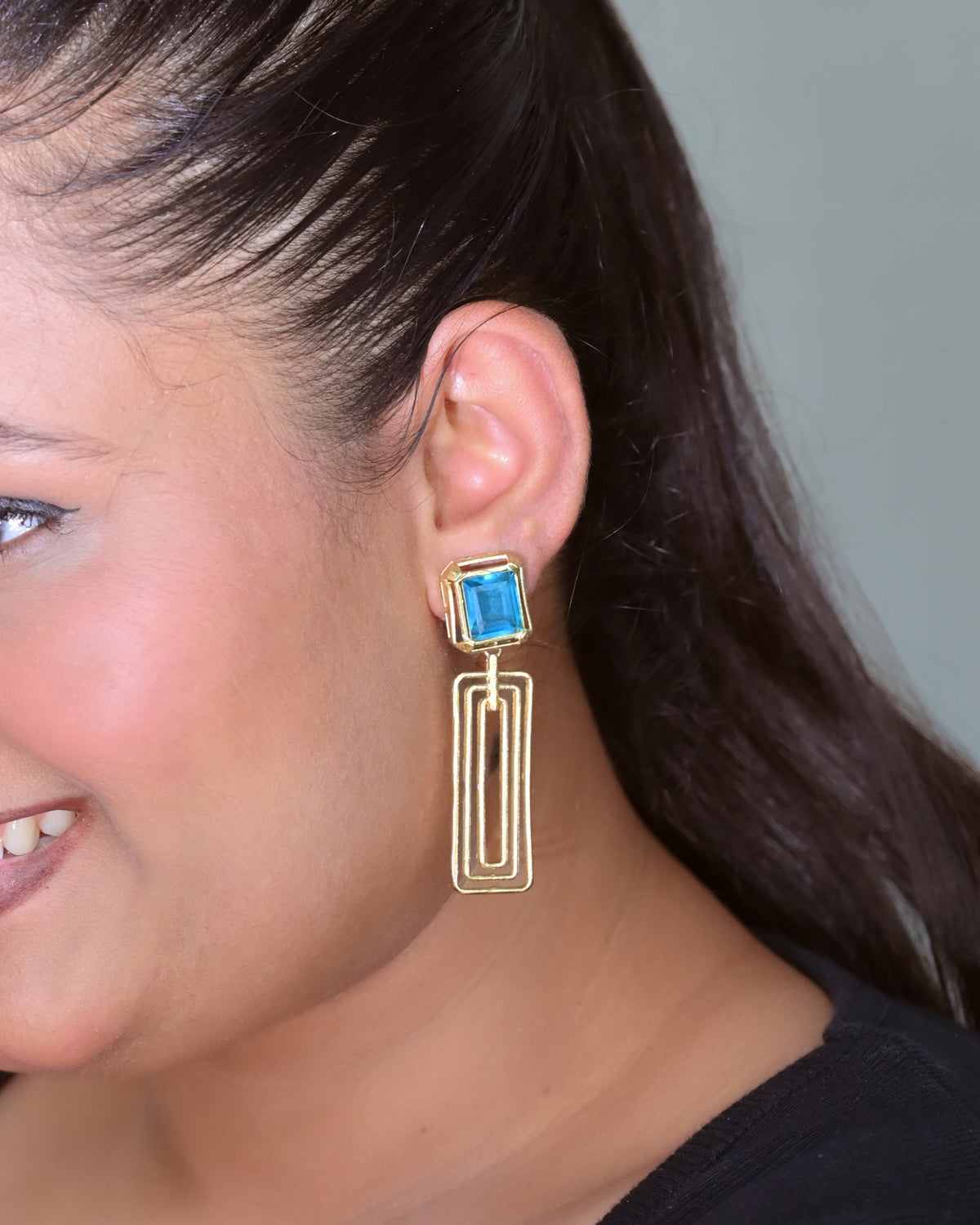 GIOMETRIC DROP DESIGNER EARRING