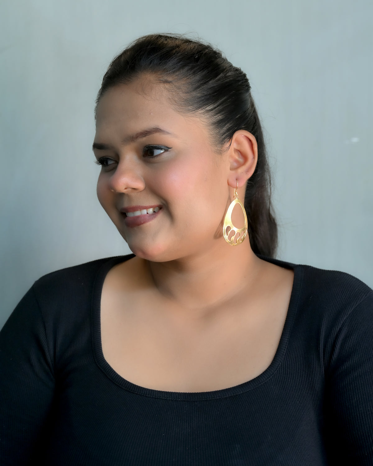 TEARDROP DESIGNER EARRING