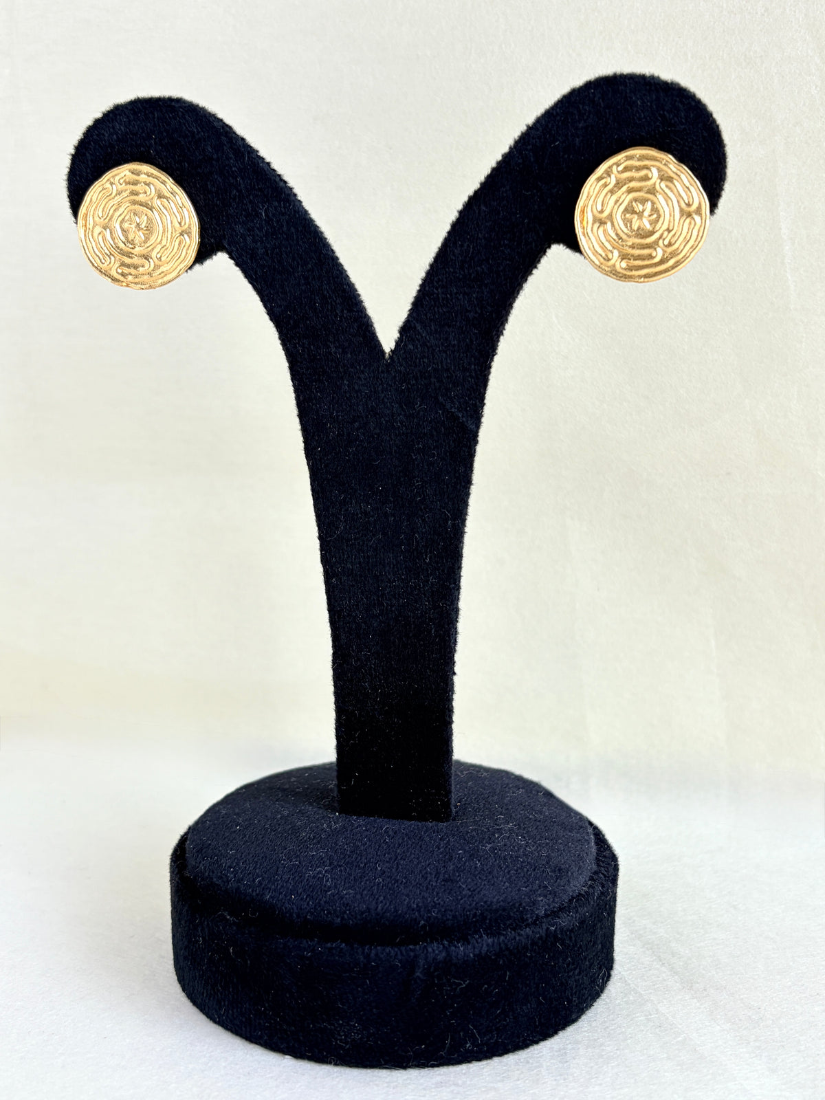 NIKAL FREE GOLD PLATED DESIGNER STUDS BGE0037