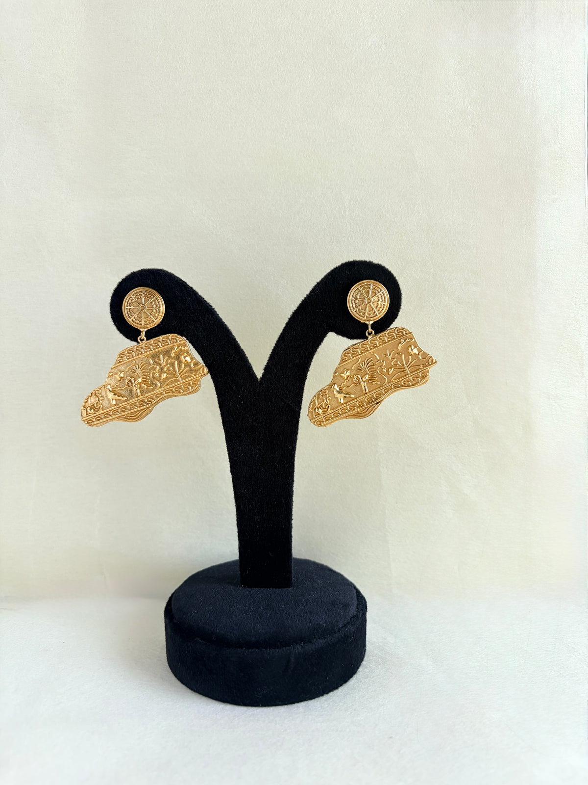 NIKAL FREE GOLD PLATED DESIGNER STUDS BGE0038