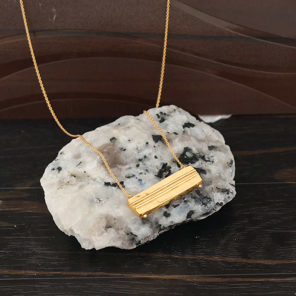 BOX NECKLACE