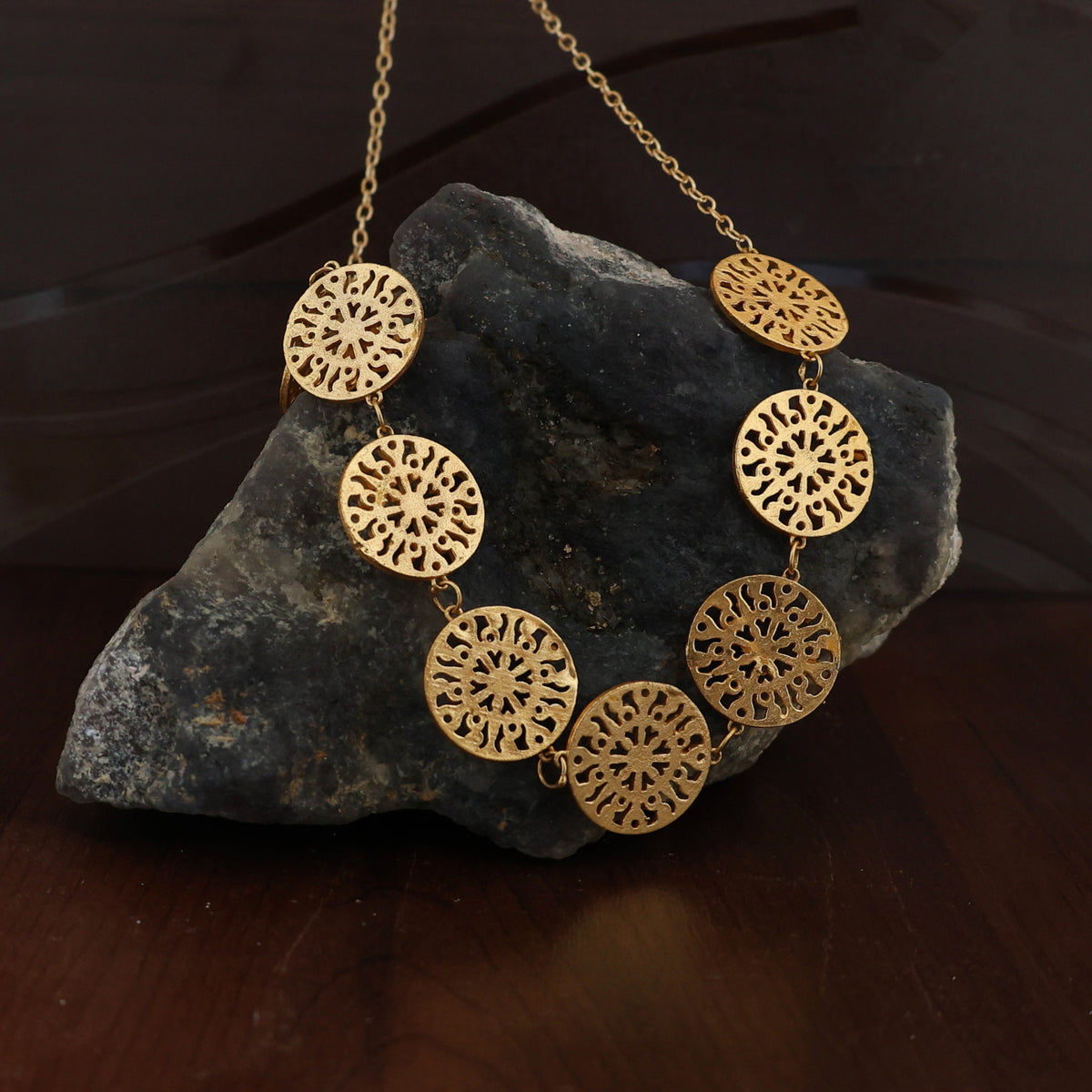 FILIFGIR MULTY DISC NECKLACE