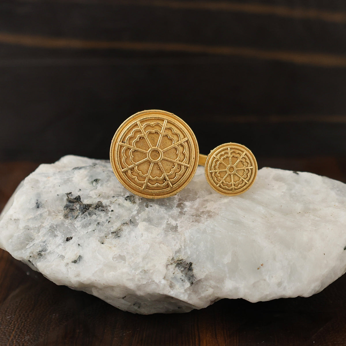 ANTIQUE SHIELD DESIGNER RING