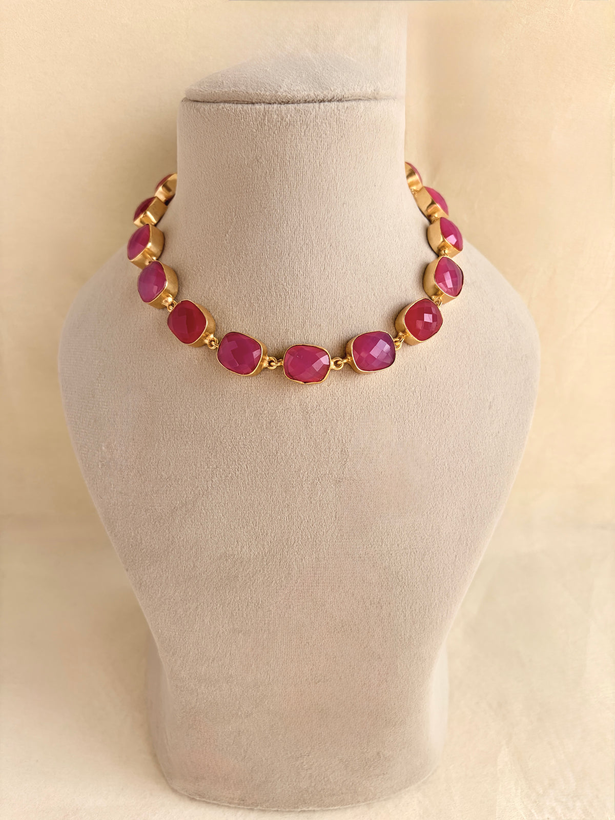 PINK CHALCE STONE NECKLACE EEN0128