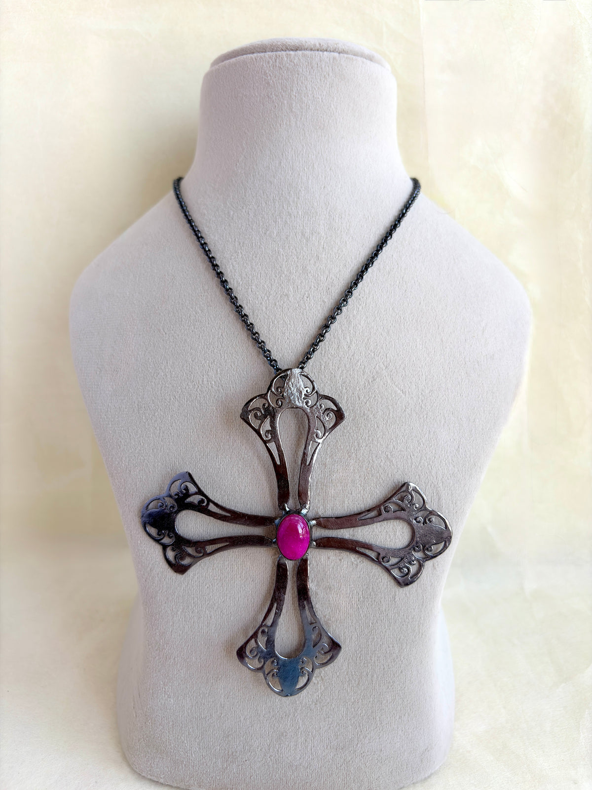CROSS NECKLACE EEN0149