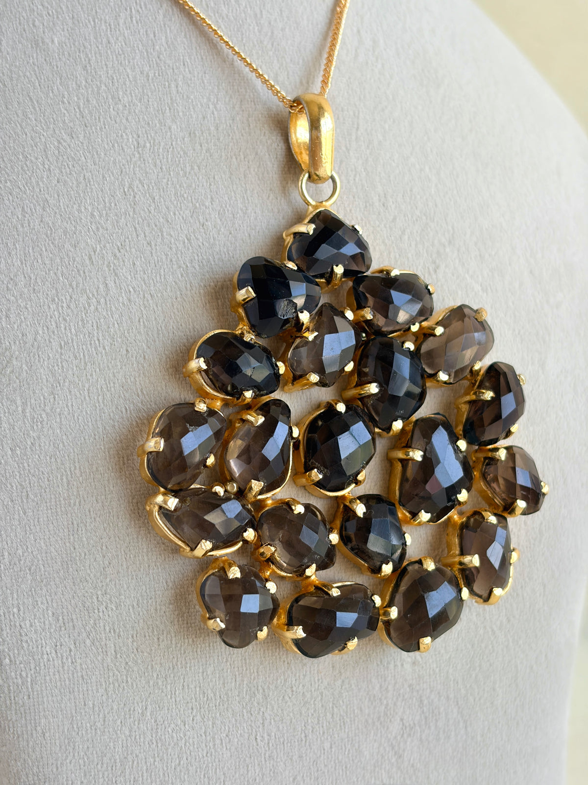 MULTY STONE SMOKY PENDANT EEN0156