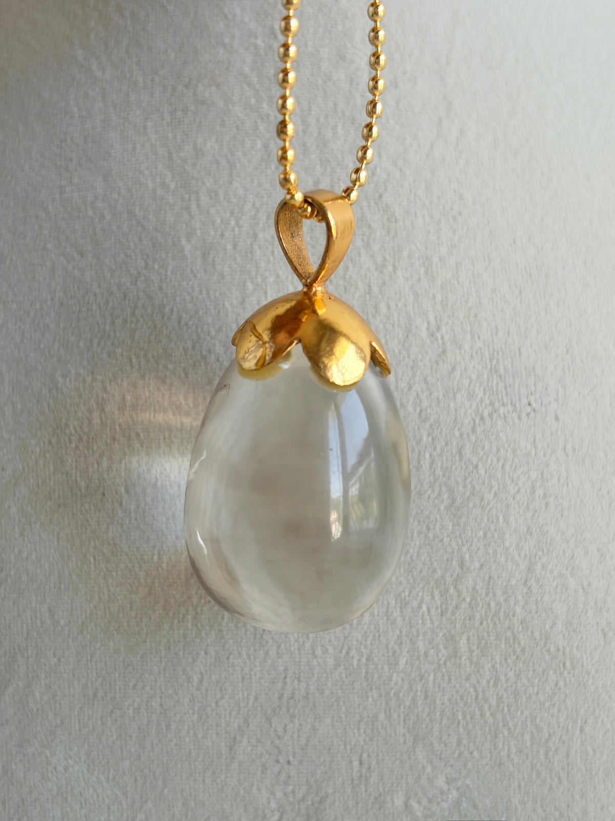 GEM STONE EGG PENDANT WITH CHAIN EEN0159