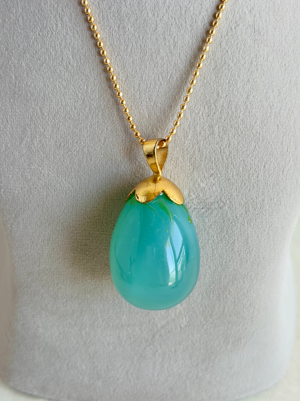 GEM STONE EGG PENDANT WITH CHAIN EEN0159
