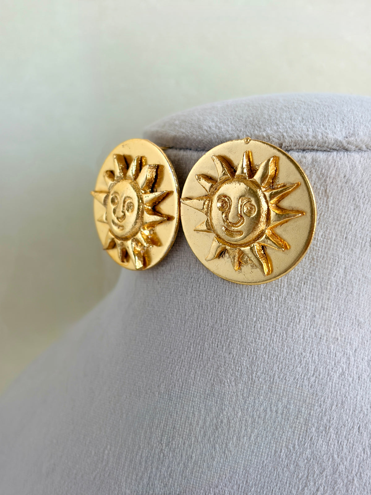 NIKAL FREE GOLD PLATED WILDLIFE EARRING  WHOLESALE 10 WEG0013