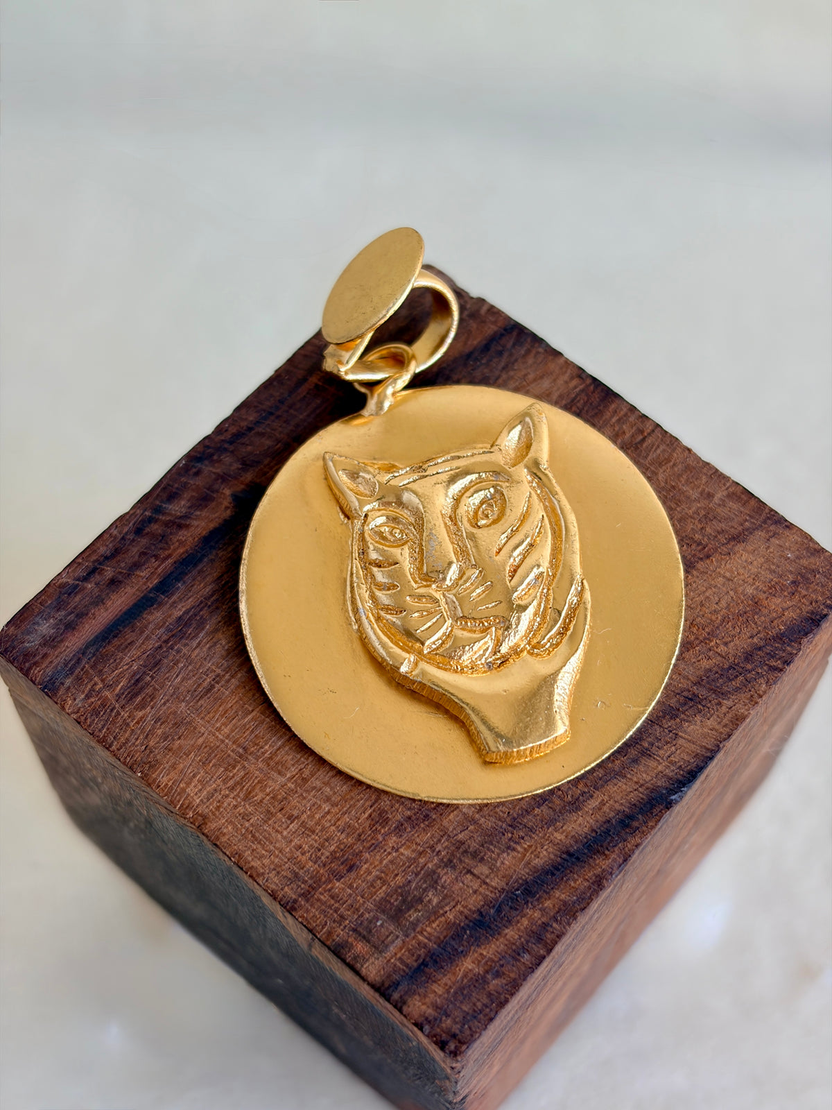 NIKAL FREE GOLD PLATED WILDLIFE PENDANT WHOLESALE 10 PC  WNG0006