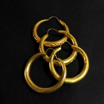 ETHNIC EARRING