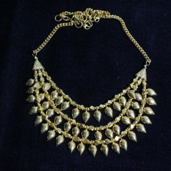 ETHNIC NECKLACE